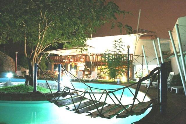 Hotel Montroi Colima Exteriér fotografie